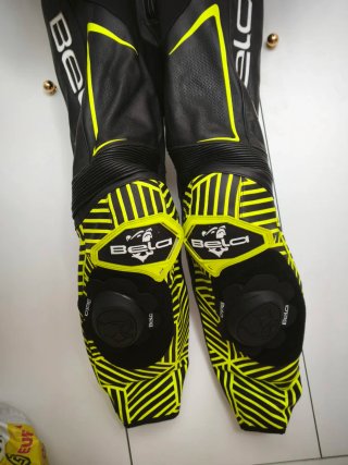 Mono Cuero Moto