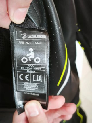 Mono Cuero Moto