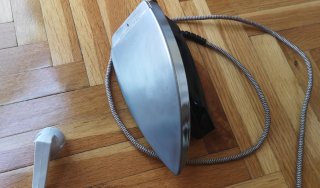 Plancha eléctrica antigua