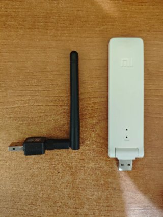 Adaptadores WiFi USB y Cable de Red