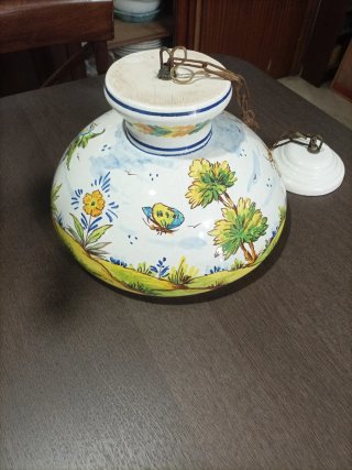 Lámpara de cerámica artesanal