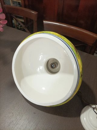 Lámpara de cerámica artesanal