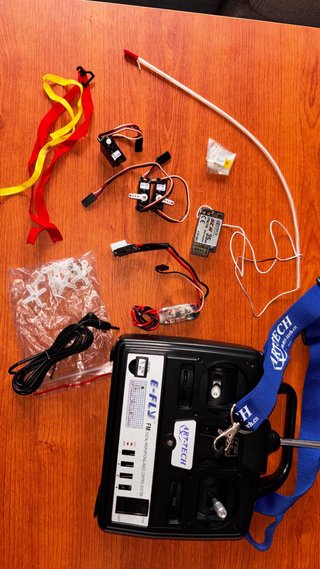 Emisora E-FLY 4 Canales RC Art-Tech