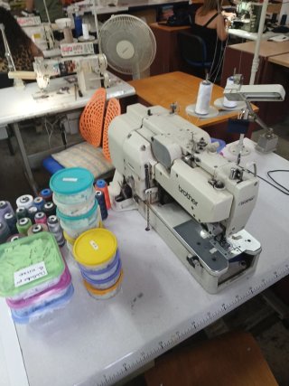 Máquina de coser ojales Brother industrial