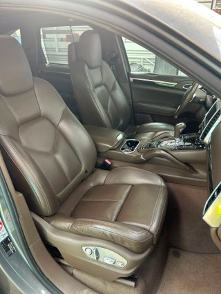 Porsche Cayenne 2011