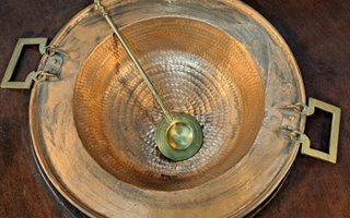 Mesa brasero antiguo S. XIX, sobre de caoba, conve