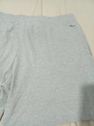 Pantalón corto Adidas gris talla L