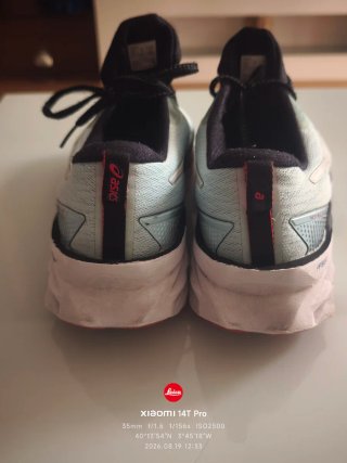 Zapatillas Asics Teal y Blanco