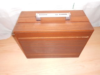 TOCADISCOS WERNER MALETA con 2 ALTAVOCES / VINTAGE