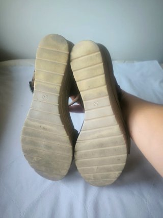 Sandalias cuña marrones y amarillas T38