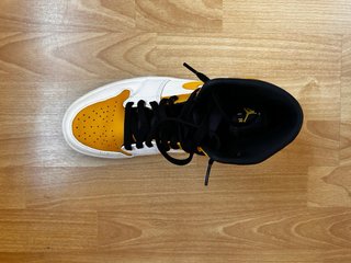 Air Jordan 1 Mid University Gold