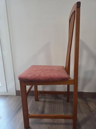 Sillas de comedor de madera y tela