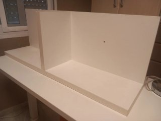 Estante blanco de madera