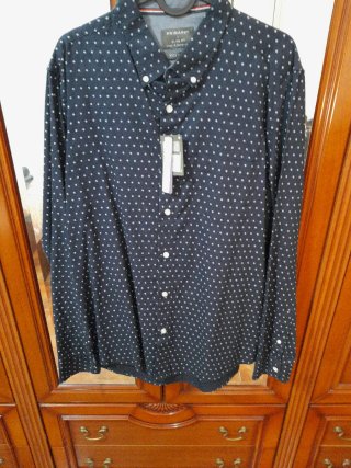 Camisa Primark azul con puntos blancos Talla l