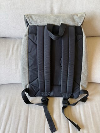 Mochila Eastpak gris