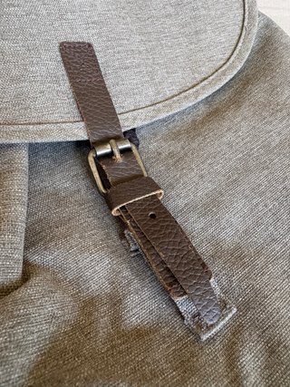 Mochila Eastpak gris