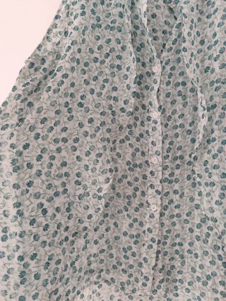 Blusa Shein verde y blanca talla L