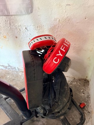 Saco de boxeo Outshock 500 con soporte