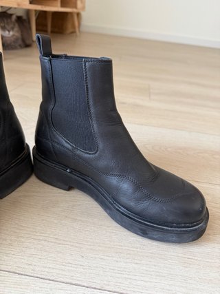 Botines de Piel Berkonty Negros