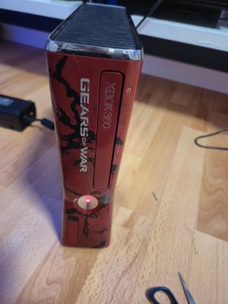 Xbox 360 Slim Edición Gears of War