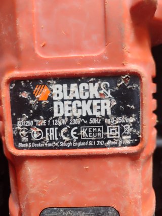 Martillo electroneumático BLACK+DECKER SDS