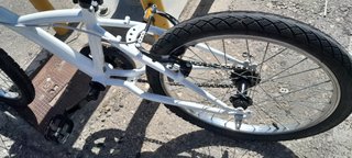 Bicicleta infantil B'TWIN 20 Decathlon APENAS USO