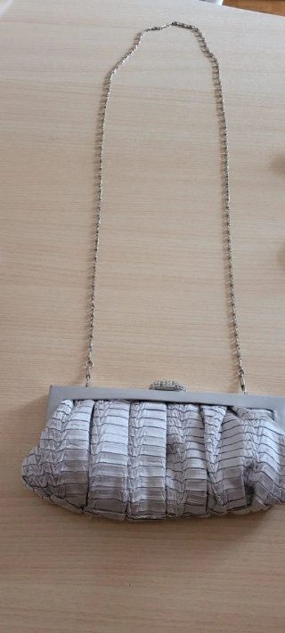 Bolso de fiesta  mujer.plateado con pedrería
