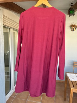 Vestido Mango granate botones laterales