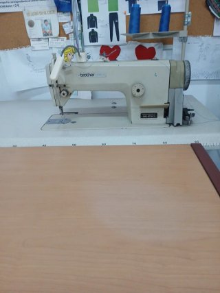 Máquina de coser Brother industrial