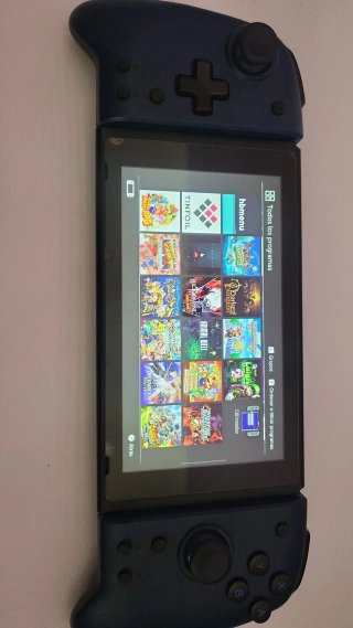 Nintendo Switch con 2 mandos