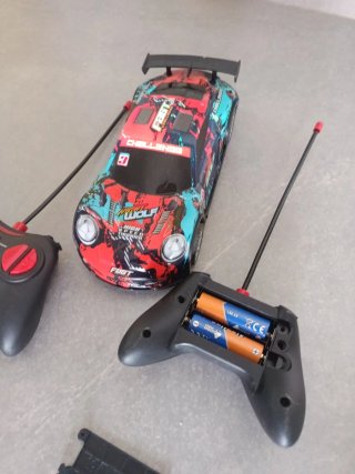 Coche teledirigido con 2 mandos