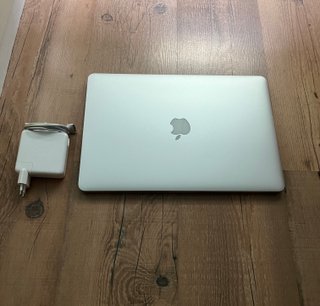 MacBook Pro Retina 15 2015 i7 16GB RAM 256gb apple