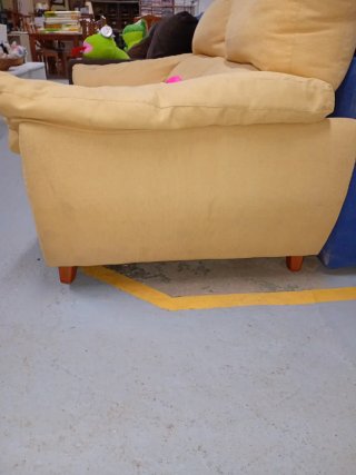 Sofá 2 plazas tela amarillo