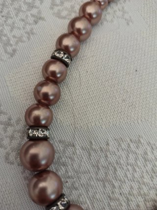 Collar de perlas color rosado