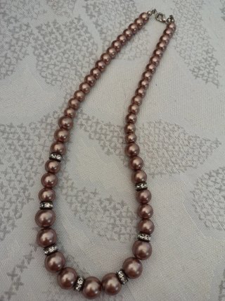 Collar de perlas color rosado