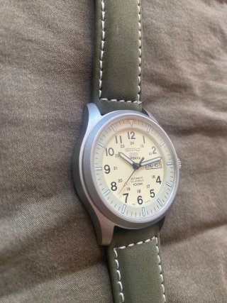 Seiko 5 Sports Field SNZG.