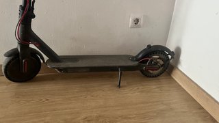 Patinete Eléctrico con Casco