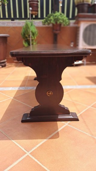 Bancos de madera restaurados