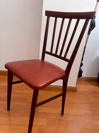 6 Sillas antiguas de madera y cuero