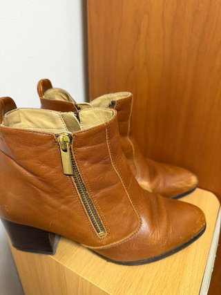 Botines de piel marrones