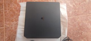 PS4 500GB + Mando y Cables