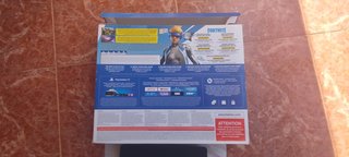 PS4 500GB + Mando y Cables