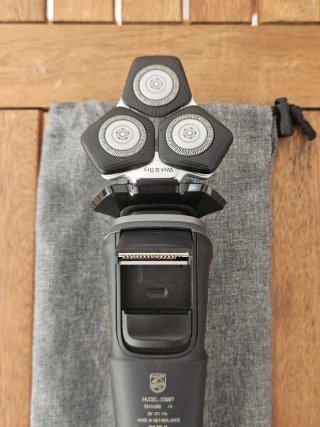 Philips Serie 5000 SkinIQ Afeitadora Eléctrica