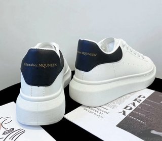 Scarpe Alexander McQueen bianche e nere