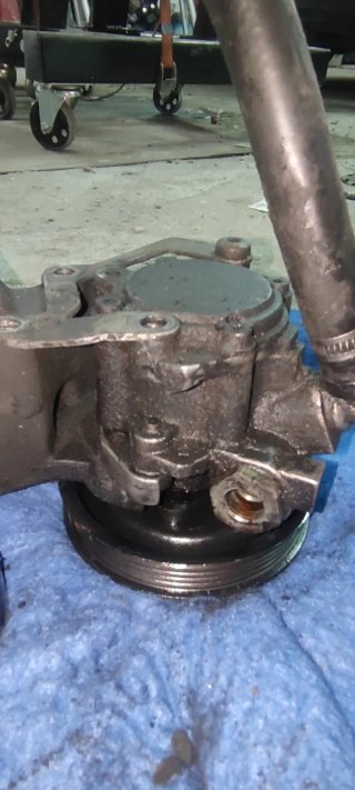 Bomba dirección BMW 325 TDS