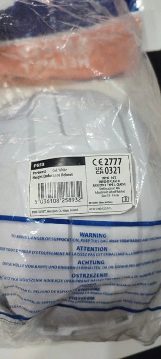Casco de escalada blanco NUEVO SIN ESTRENAR