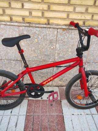 Bicicleta BMX Roja