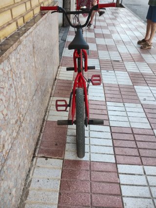 Bicicleta BMX Roja