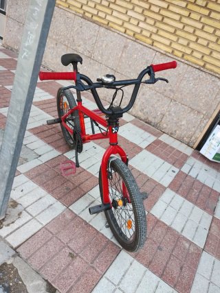 Bicicleta BMX Roja