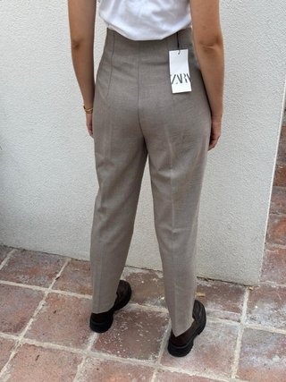 Pantalón Zara pinzas beige Talla XS